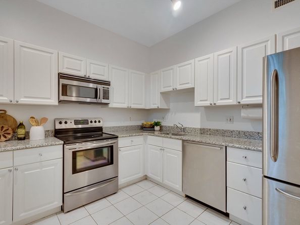 30 Cumberland Avenue 3W, Brookline MA 02445