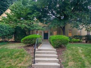 30 Cumberland Avenue 3W, Brookline MA 02445