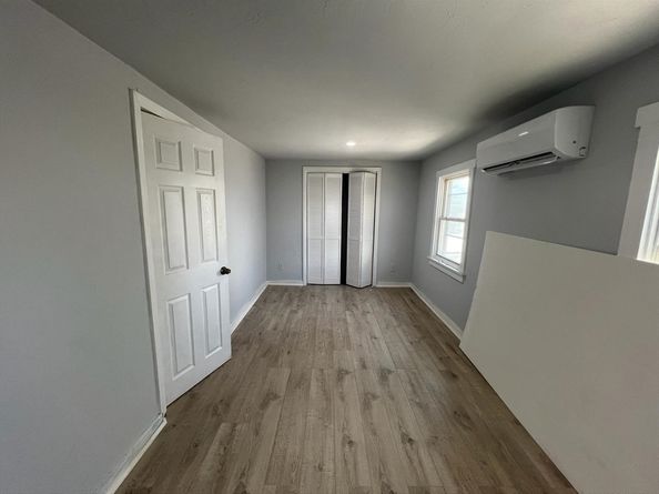 9 Winthtop St, Worcester MA 01604