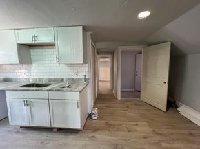 9 Winthtop St, Worcester MA 01604