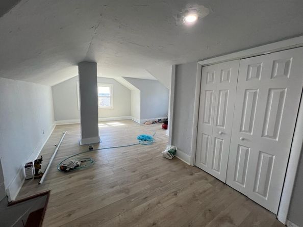 9 Winthtop St, Worcester MA 01604