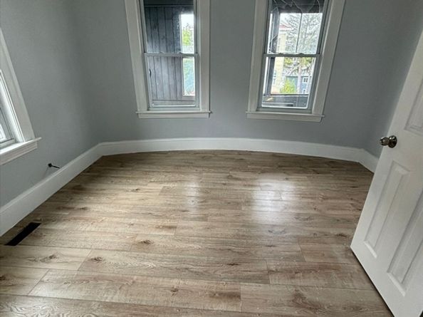 9 Winthtop St, Worcester MA 01604