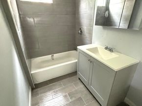 9 Winthtop St, Worcester MA 01604