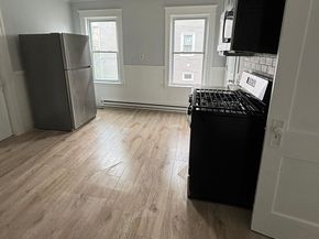 9 Winthtop St, Worcester MA 01604