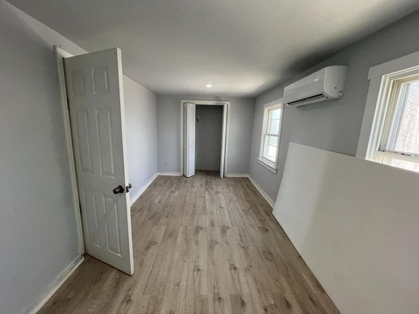 9 Winthtop St, Worcester MA 01604