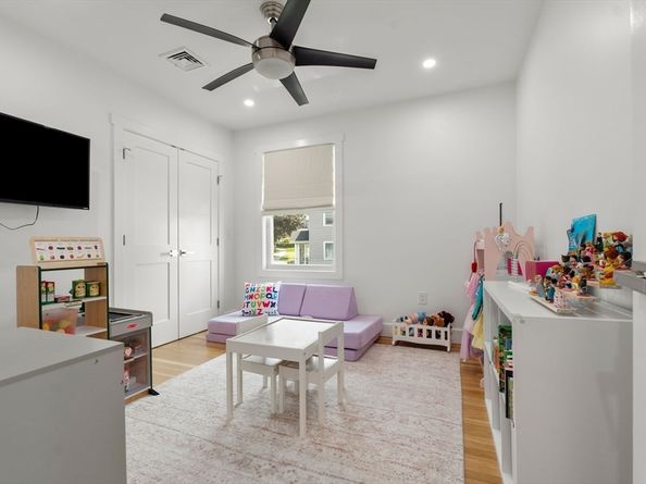191 Court Rd 3, Winthrop MA 02152