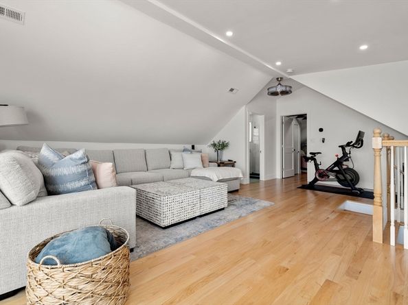 191 Court Rd 3, Winthrop MA 02152
