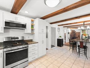 20 Acorn Lane, Pembroke MA 02359
