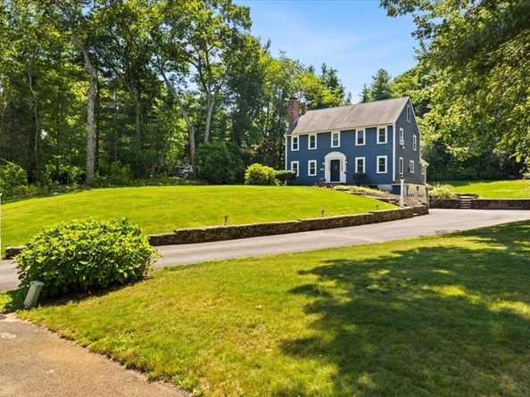 20 Acorn Lane, Pembroke MA 02359