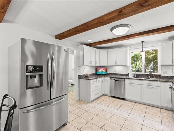 20 Acorn Lane, Pembroke MA 02359