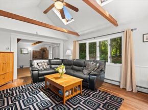 20 Acorn Lane, Pembroke MA 02359