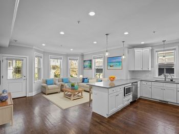407 Pleasant St.
