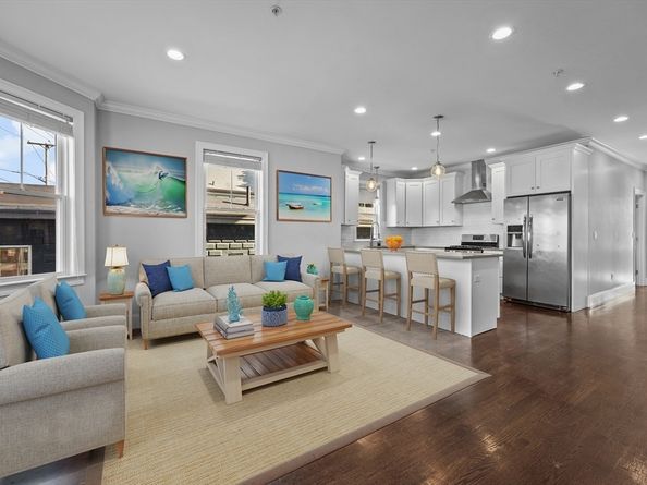 407 Pleasant St. 1A, Melrose MA 02176