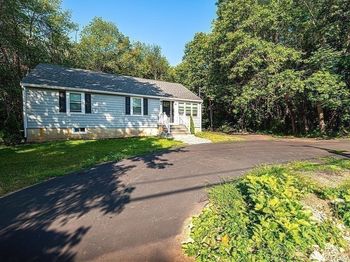 62 Middle Rd