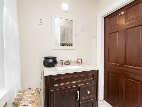 130 Dale St, Revere MA 02151