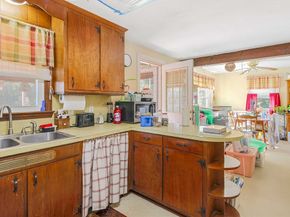 400 River Rd, Hudson MA 01749