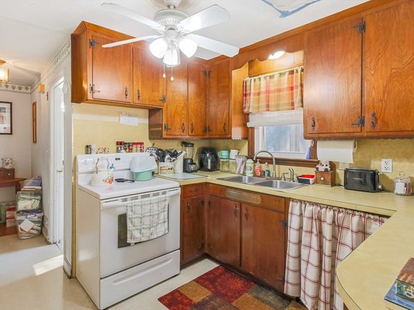 400 River Rd, Hudson MA 01749