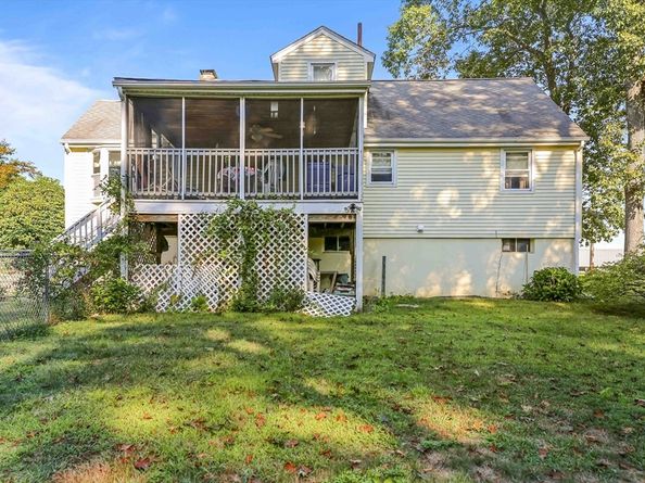 400 River Rd, Hudson MA 01749