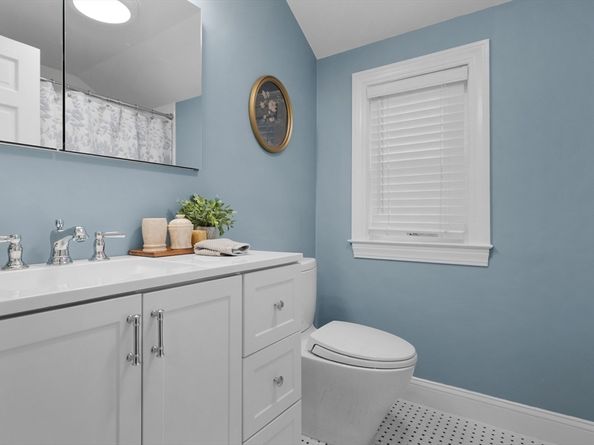 2 Longfellow Rd, Wellesley MA 02481