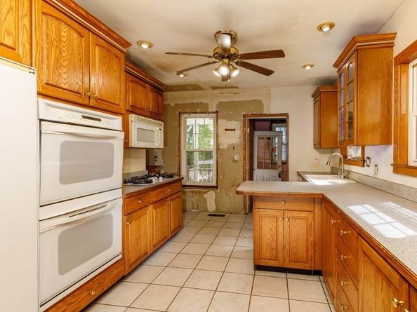 58 Lindell Avenue, Leominster MA 01453