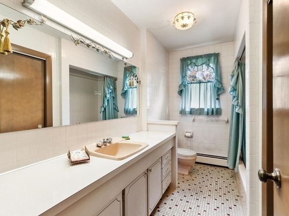 4R Forest Street, Peabody MA 01960