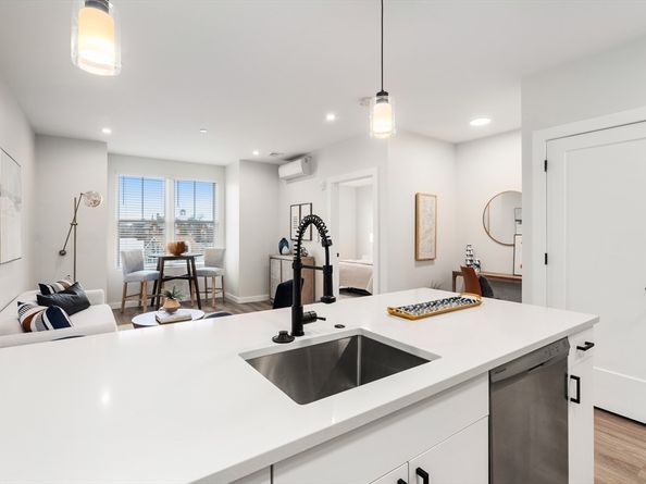 10 Somerset 309, Winthrop MA 02152