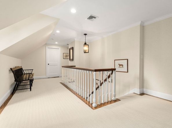 26 White Oak Road, Wellesley MA 02481