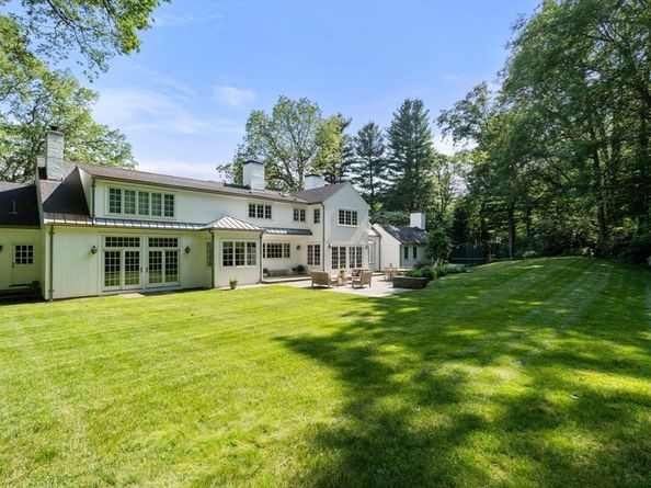 26 White Oak Road, Wellesley MA 02481