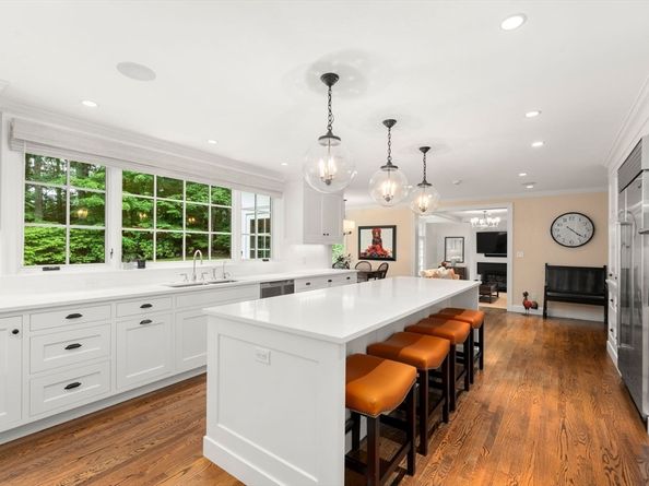 26 White Oak Road, Wellesley MA 02481