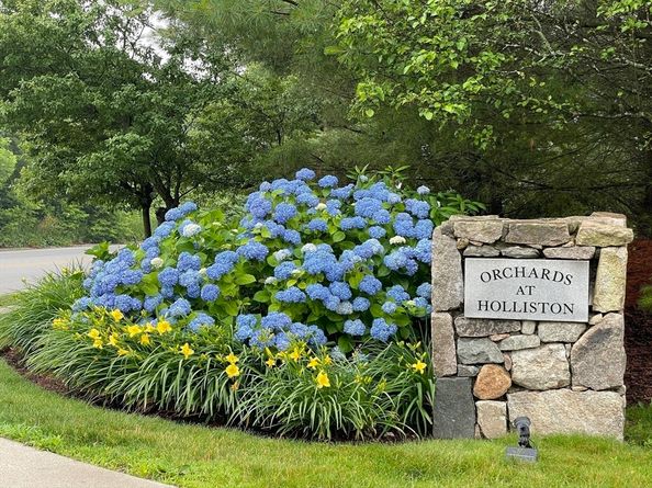 65 Garett Way 65, Holliston MA 01746