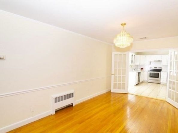 548 Centre St 5, Newton MA 02458