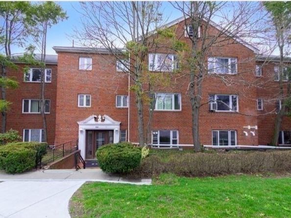 548 Centre St 5, Newton MA 02458