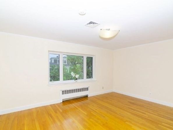 548 Centre St 5, Newton MA 02458