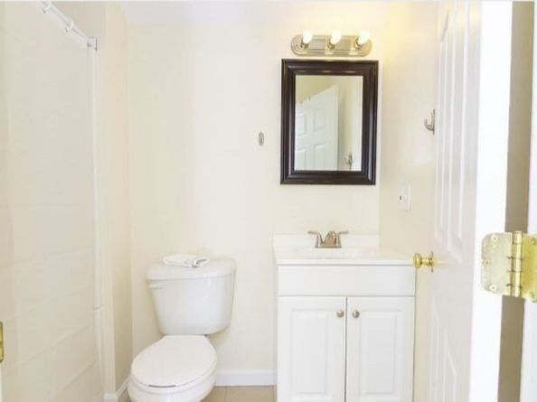 548 Centre St 5, Newton MA 02458