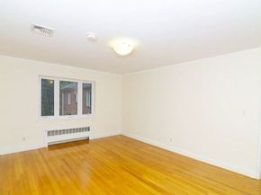 548 Centre St 5, Newton MA 02458