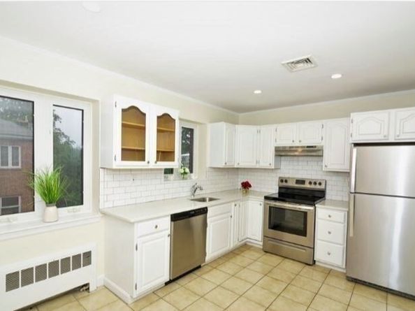 548 Centre St 5, Newton MA 02458