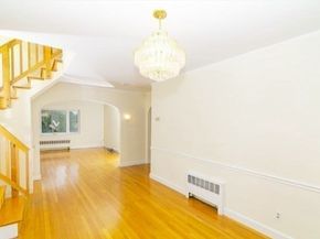 548 Centre St 5, Newton MA 02458