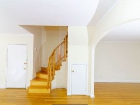 548 Centre St 5, Newton MA 02458