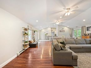 52 Elm St, Hingham MA 02043