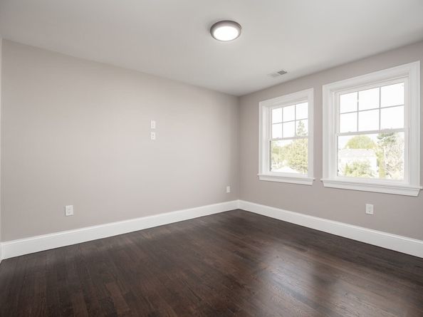 472 Hyde Park Ave 472, Boston MA 02131