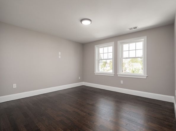 472 Hyde Park Ave 472, Boston MA 02131