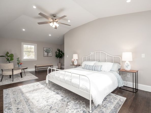 472 Hyde Park Ave 472, Boston MA 02131