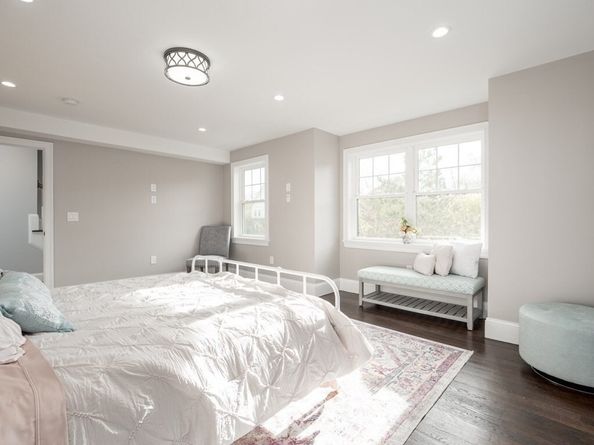 472 Hyde Park Ave 472, Boston MA 02131
