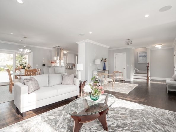 472 Hyde Park Ave 472, Boston MA 02131