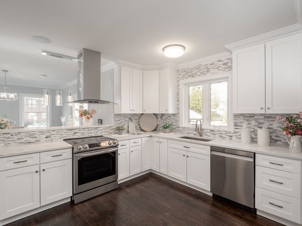 472 Hyde Park Ave 472, Boston MA 02131