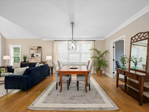 11 Waring Rd, Natick MA 01760