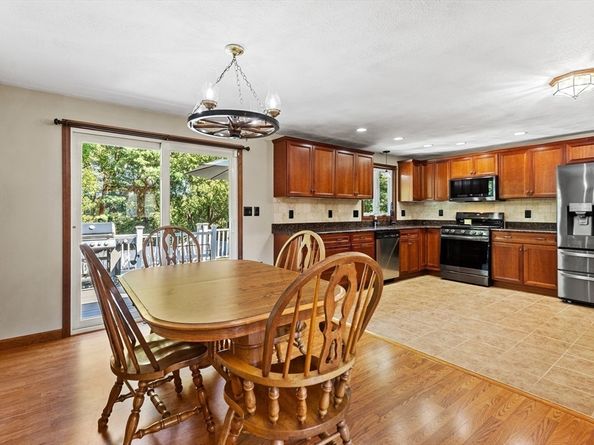 10 Wentworth Drive, Billerica MA 01821