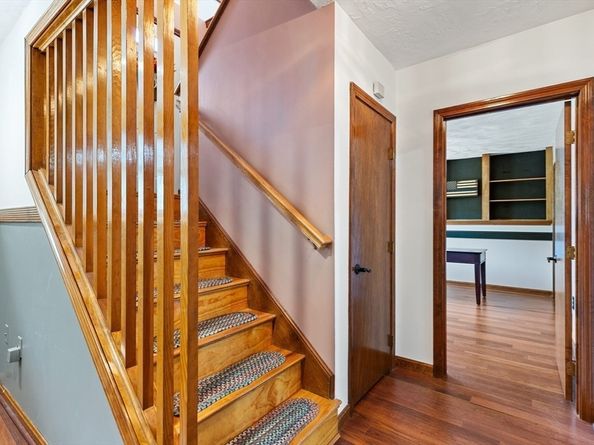 10 Wentworth Drive, Billerica MA 01821
