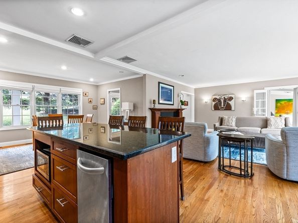 204 Chestnut St, Andover MA 01810