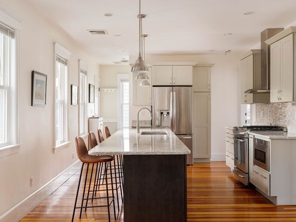25 Moraine St 25, Belmont MA 02478